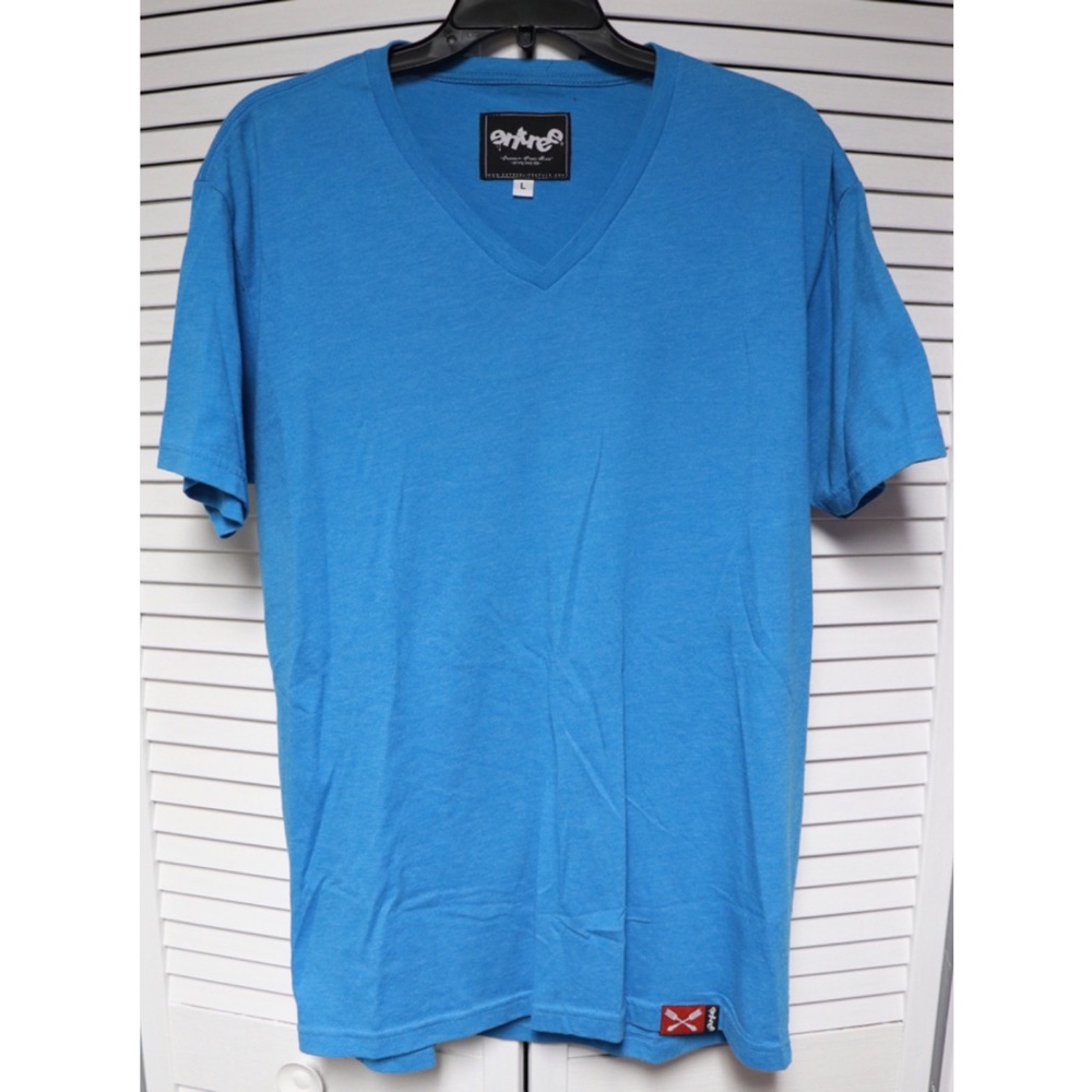 🆕 Men’s Blue V-neck